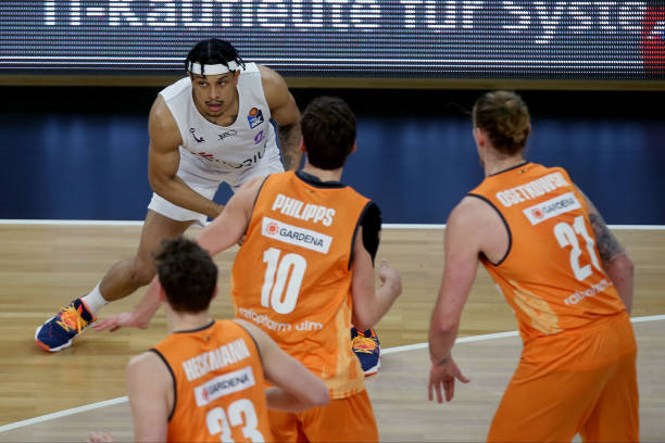 莫布利在经 莫布利在经