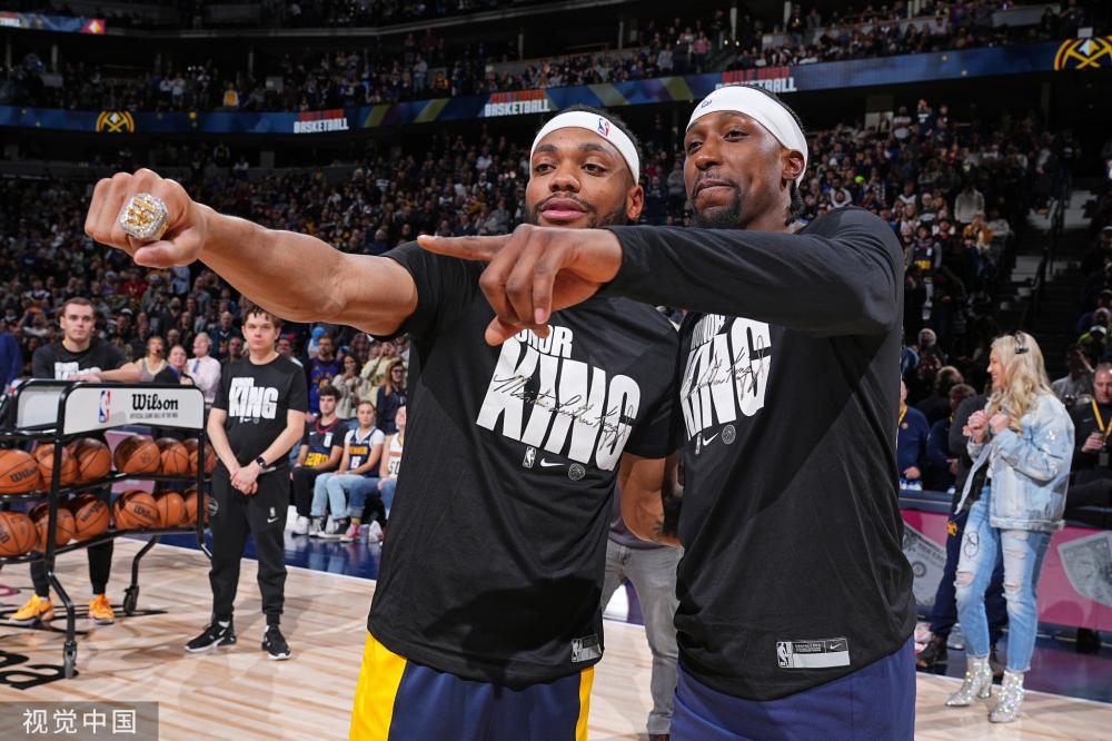 对女子足球 对女子足球